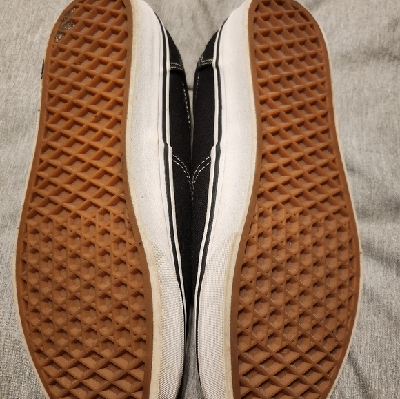 Vans - Picture 4 of 5